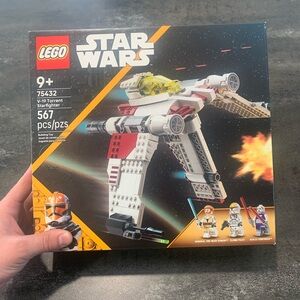 LEGO Star Wars V-19 Torrent Starfighter - Red, White, Yellow